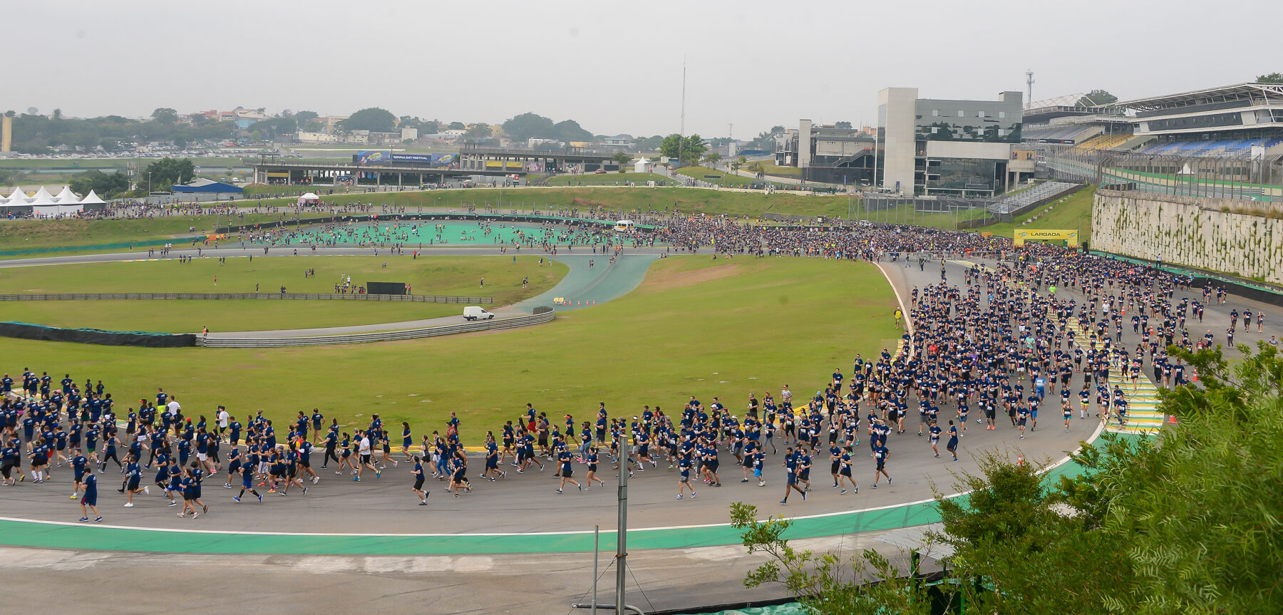 Ayrton Senna Racing Day proporciona experiência de corrida de rua na pista de Interlagos.